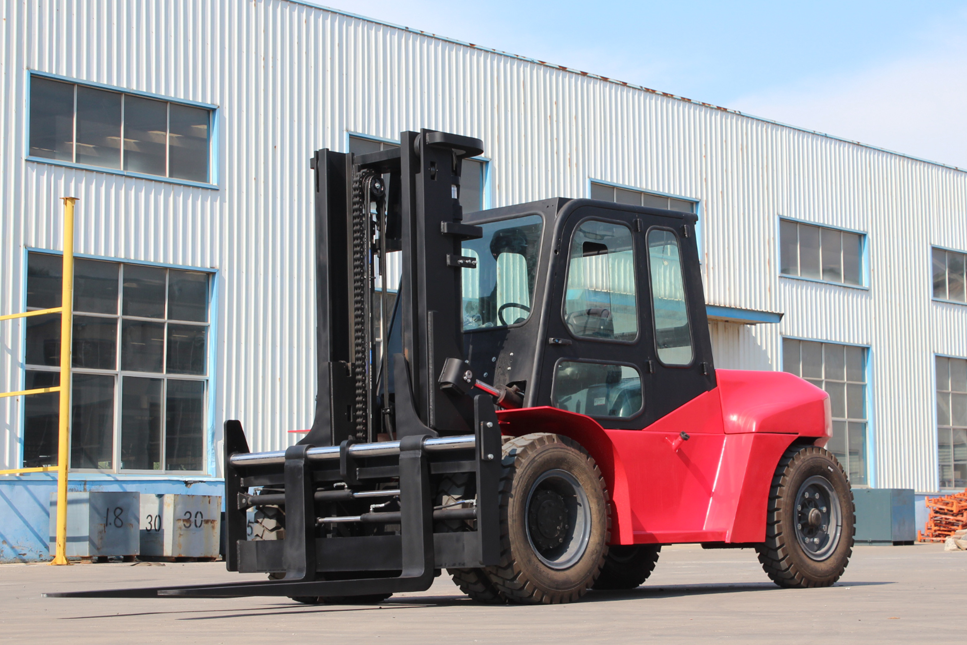 The YJ-10 Fuel Forklift